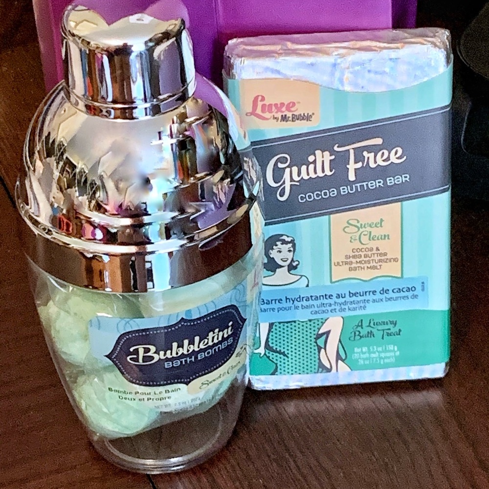 NWT 🌟host pick ⭐️ Luxe bubbletini bath bombs + bath melt